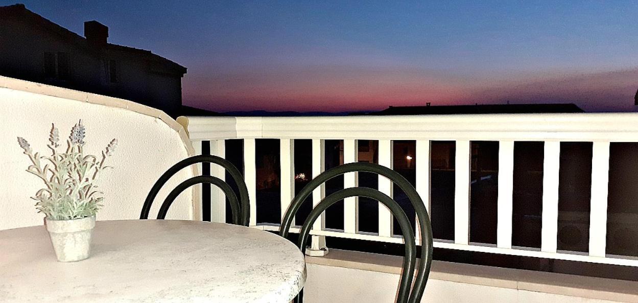 Apartments Villa Bonaca Baška Voda Pokoj fotografie